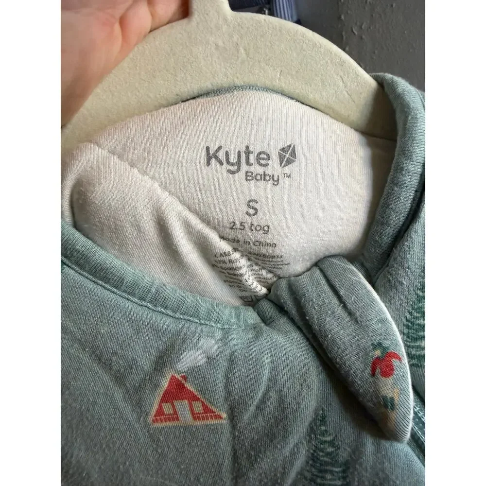 Kyte Baby The Original Sleep Bag Alpine Village Christmas Holiday small 2.5 tog